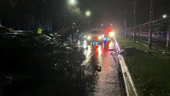 ---------Accident-n-Sectorul-3-din-Bucureti-un-tnr-a-pierdut-controlul-volanului-i-a-lovit-opt-maini-parcate