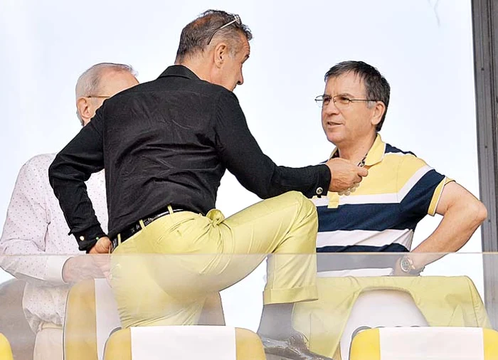 ---------Apariie-ocant-la-alegerile-de-la-FRF-Mcinat-de-boal-omul-lui-Gigi-Becali-a-suferit-o-transformare-fizic-