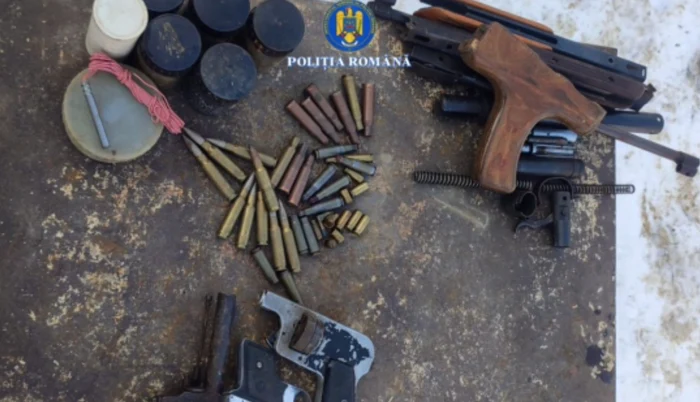 ---------Arme-letale-i-muniie-descoperite-la-percheziii-n-Neam-Dosar-penal-de-braconaj-cinegetic-pentru-un-brbat-de-75-de-ani