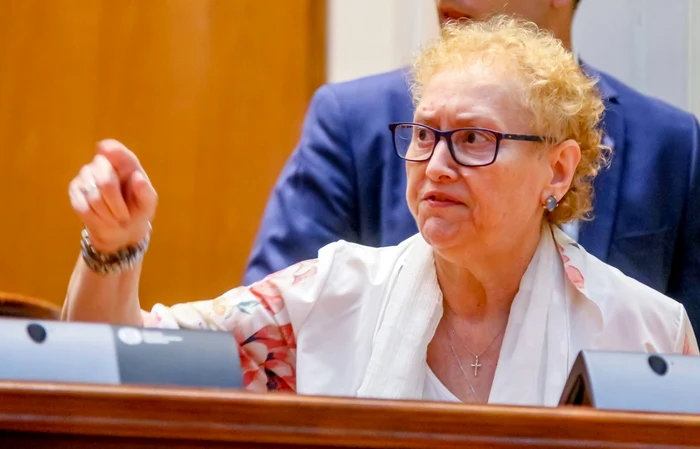 ---------Avocatul-Poporului-analizeaz-criticile-privind-Legea-pensiilor-i-ia-n-calcul-sesizarea-CCR-La-fel-procedeaz-i-n-cazul-concedierilor-n-administraie