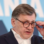 ---------Crin-Antonescu-crede-c-dei-coaliia-nu-merge-guvernul-va-supravieui-Bolojan-e-USR-ist-de-bunvoie-i-cu-plcere