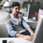 ---------Cum-au-evoluat-veniturile-IT-itilor-Mririle-din-ultimii-ani-au-constat-ntr-o-pung-de-pufulei