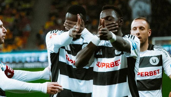 ---------FCSB-ncheie-n-genunchi-sezonul-regulat-Prsit-de-suporteri-campioana-s-a-fcut-de-rs-cu-U-Cluj