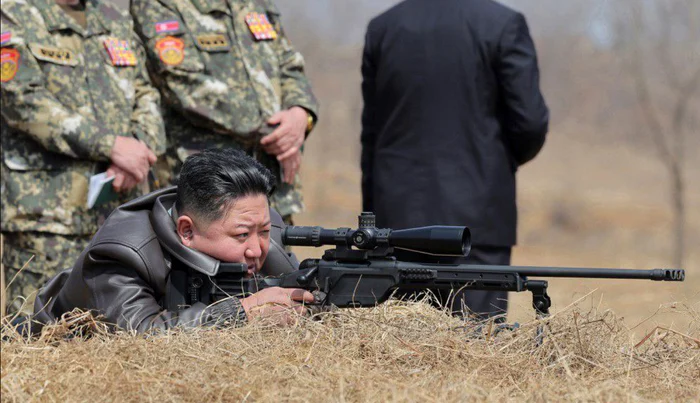 ---------Fiica-lui-Kim-Jong-Un-surprins-la-poligon-dup-congresul-partidului-Liderul-nord-coreean-a-oferit-puti-de-lunetist-oficialilor-de-rang-nalt