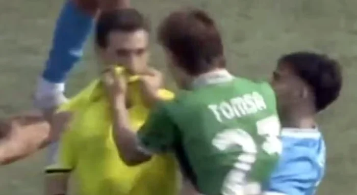 ---------Fotbalistul-romn-de-la-Sassuolo-care-l-a-luat-de-gt-pe-un-arbitru-i-a-primit-pedeapsa-Juctorul-scos-din-circuitul-naionalei-U19