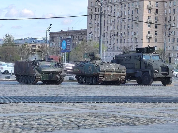 Foto----------Kremlinul-scoate-blindate-n-centrul-Moscovei-continu-restriciile-de-internet-Sentimentul-anti-Putin-este-n-cretere-