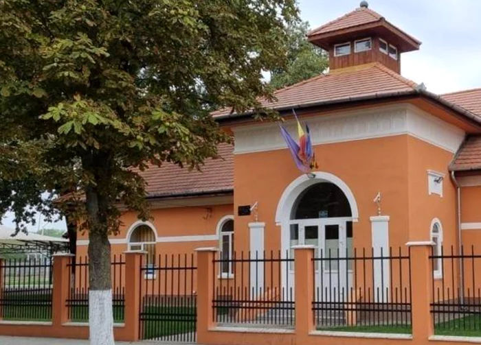 Foto----------O-comun-pe-placul-lui-Bolojan-veniturile-proprii-sunt-duble-fa-de-taxele-i-impozitele-ncasate-Tensiunile-provocate-de-un-consilier-PNL