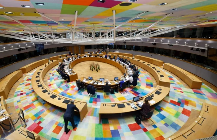 ---------Gestul-de-frond-al-premierului-maghiar-Viktor-Orban-n-timpul-discursului-lui-Zelenski-la-Consiliul-European