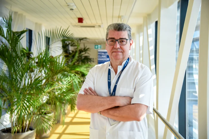 Interviu----------Dr-Liviu-Ojoga-eful-Seciei-de-Ortopedie-i-Traumatologie-SANADOR-Chirurgia-robotic-ne-permite-s-obinem-un-genunchi-perfect-balansat