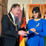 ---------Laura-Codrua-Kovesi-va-dona-Ucrainei-banii-ctigai-prin-Premiul-pentru-Democraie