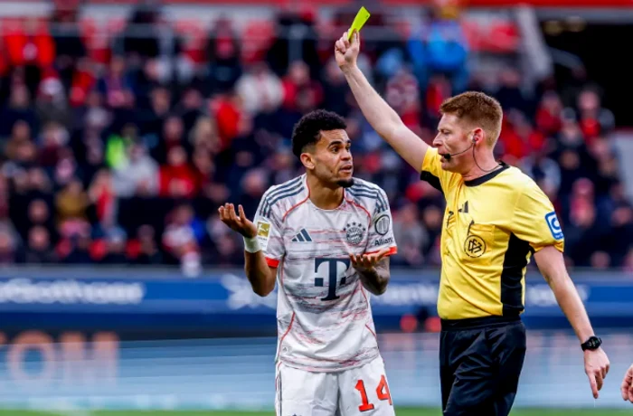 ---------Luis-Diaz-i-a-spart-capul-fostului-juctor-de-la-Dinamo-Vedeta-lui-Bayern-Munchen-a-fost-eliminat-din-meci-dar-nu-pentru-asta-Ce-a-urmat-apoi