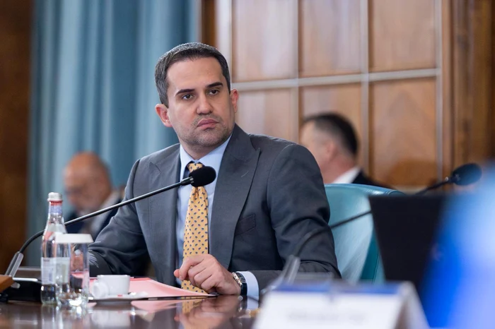 ---------Ministrul-Transporturilor-a-anunat-ci-km-de-autostrzi-i-drumuri-expres-vor-fi-dai-n-folosin-n-acest-an