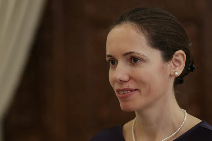 ---------Mirabela-Grdinaru-ajunge-la-Washington-naintea-lui-Nicuor-Dan-Partenera-preedintelui-particip-la-un-summit-la-invitaia-Melaniei-Trump