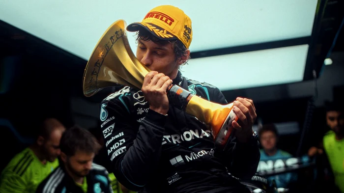 ---------Monopolul-Mercedes-spart-la-Suzuka-George-Russell-lovit-de-ghinion-n-Marele-Premiu-al-Japoniei