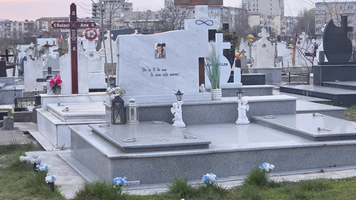 ---------Monumentul-fotbalistului-Ilie-Balaci-a-fost-profanat-Poliitii-fac-cercetri-pentru-a-descoperi-autorii-faptei