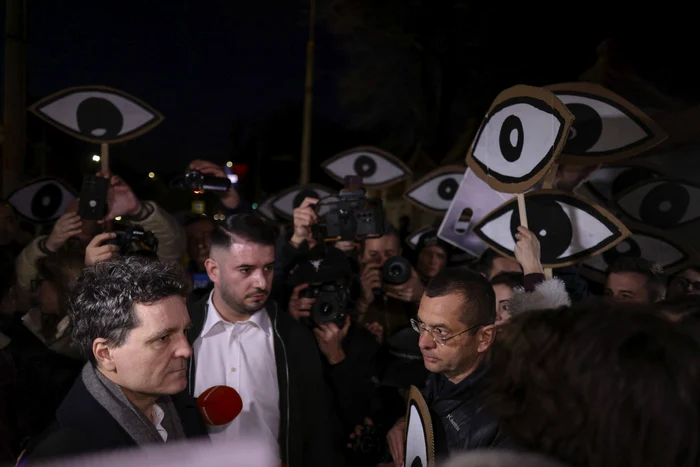 ---------Nicuor-Dan-fa-n-fa-cu-protestatarii-la-Cotroceni-Am-de-o-sut-de-ori-mai-multe-informaii-dect-avei-dumneavoastr