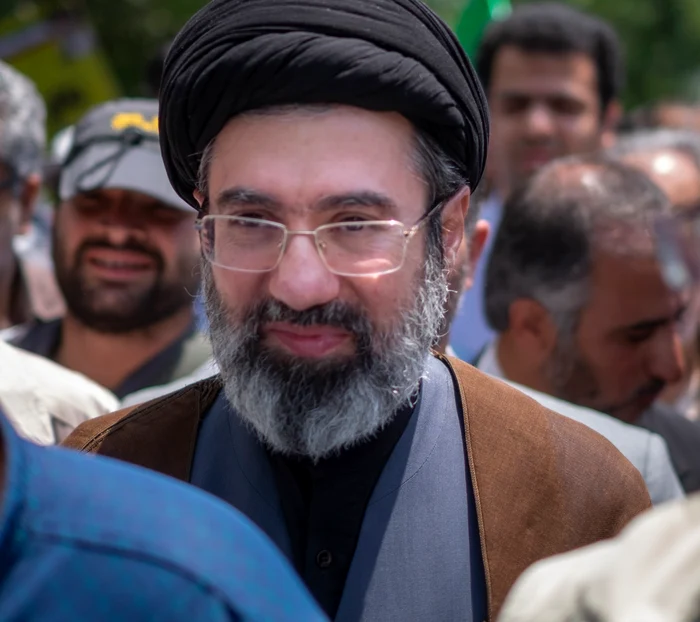 ---------Numele-lui-Khamenei-va-continua-un-nalt-oficial-iranian-sugereaz-c-fiul-ayatollahului-decedat-a-fost-ales-la-succesiunea-acestuia