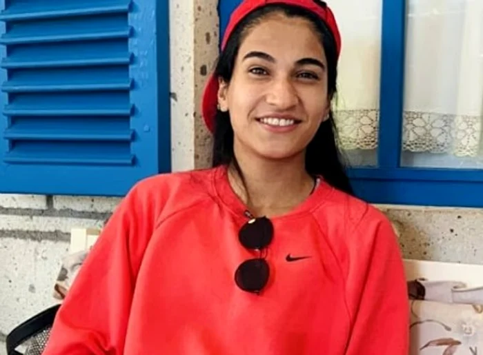 ---------O-fotbalist-iranian-risc-s-i-piard-viaa-de-dorul-familiei-A-renunat-la-azilul-n-Australia-i-pleac-spre-Teheran