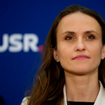 ---------Oana-oiu-audiat-n-Parlament-n-scandalul-repatrierilor-Nu-am-sunat-niciun-consul-al-Romniei-ca-s-l-ntreb-de-nicio-persoan-cu-nume-i-prenume-Spiritele-s-au-ncins