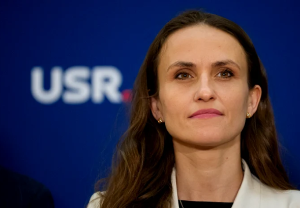 ---------Oana-oiu-audiat-n-Parlament-n-scandalul-repatrierilor-Nu-am-sunat-niciun-consul-al-Romniei-ca-s-l-ntreb-de-nicio-persoan-cu-nume-i-prenume-Spiritele-s-au-ncins