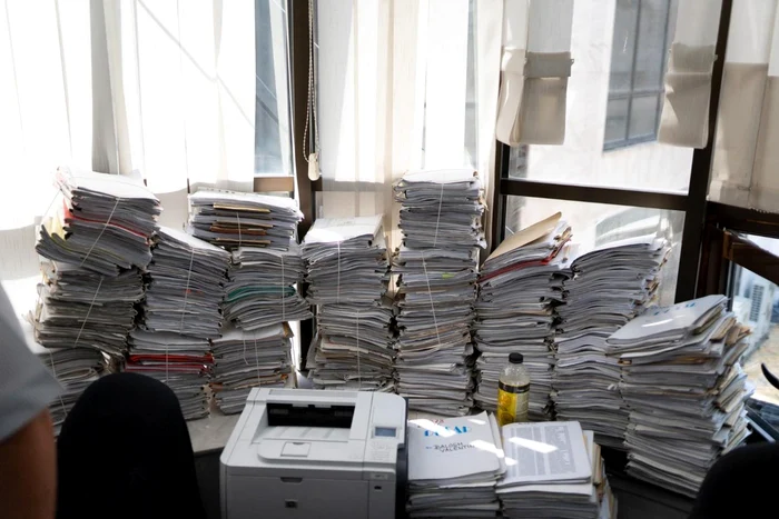 ---------Percheziii-n-mai-multe-judee-ntr-un-dosar-de-angajri-fictive-pentru-obinerea-de-beneficii-sociale-i-credite-bancare