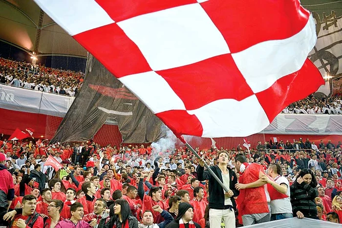 ---------Plngere-penal-pentru-rasism-i-discriminare-dup-meciul-Rapid---Dinamo-O-asociaie-reclam-daune-de-2000000-de-lei