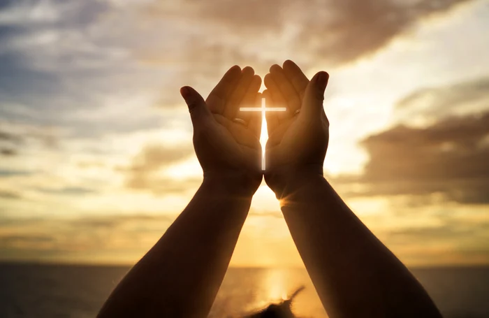 ---------Preot-ieean-pclit-cu-43000-de-lei-n-numele-credinei-Peste-100-de-persoane-au-czut-victime-povetilor-lacrimogene-ale-unui-tat-ndurerat