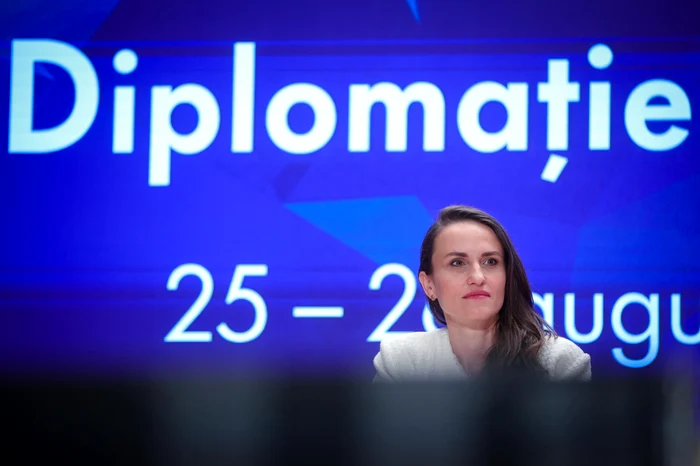 ---------Radiografia-unei-societi-misogine-Cum-a-devenit-ridiculizarea-corporal-arma-preferat-n-politic