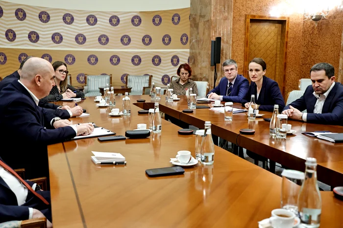 ---------Romnia-ncepe-repatrierea-cetenilor-din-zona-de-conflict-primele-zboruri-sosesc-din-Egipt-Precizrile-ministrului-de-Externe-Oana-oiu