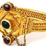 ---------Rusia-a-deschis-un-dosar-penal-mpotriva-Olandei-pe-care-o-acuz-furtul-aurului-scitic-din-Crimeea