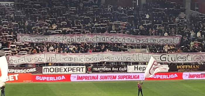 ---------Scandri-rasiste-i-gaze-lacrimogene-n-Giuleti-la-meciul-primelor-dou-clasate-n-Superlig-Mesaj-de-lupt-pentru-fotbalitii-Rapidului