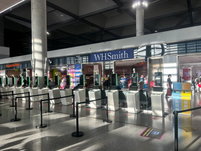 ---------Vara-cozilor-n-aeroporturile-din-Europa-De-ce-noul-sistem-EES-de-scanare-biometric-crete-timpii-de-ateptare