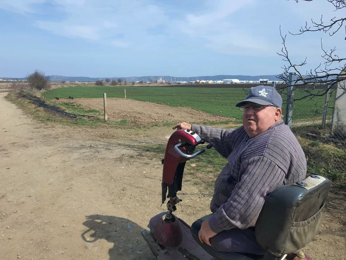 ---------Viaa-la-umbra-bazei-aeriene-NATO-Cmpia-Turzii-Dac-pic-racheta-la-ei-n-curte-o-pot-vinde-cu-jumtate-de-pre