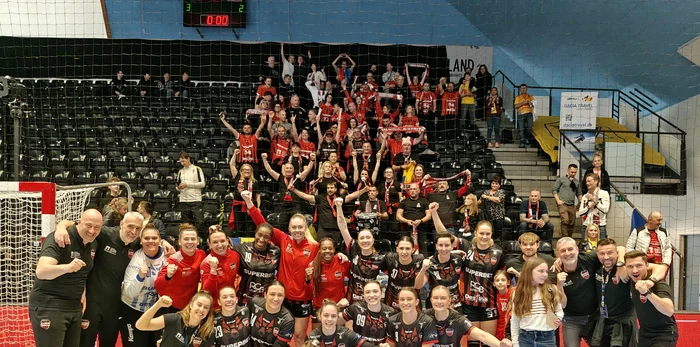 ---------Victorie-dramatic-pe-terenul-lui-Ikast-Gloria-Bistria-la-un-pas-de-sferturile-Ligii-Campionilor-la-handbal