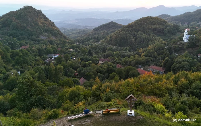Video----------Cele-mai-frumoase-sate-din-Munii-Apuseni-inutul-feeric-traversat-de-Transapuseana-i-locurile-legendare-ale-aurului
