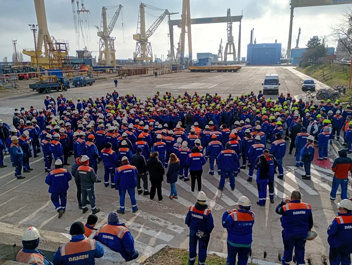 ---------Angajaii-de-la-Damen-Mangalia-Liberty-Galai-i-Romaero-i-vor-primi-salariile-restante-pn-la-Pate-Guvernul-aloc-peste-250-de-milioane-de-lei