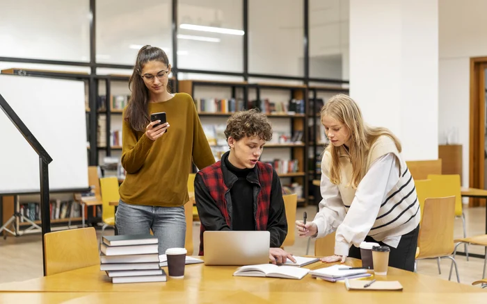 ---------Aproape-jumtate-dintre-studenii-americani-iau-n-calcul-schimbarea-specializrii-din-cauza-inteligenei-artificiale