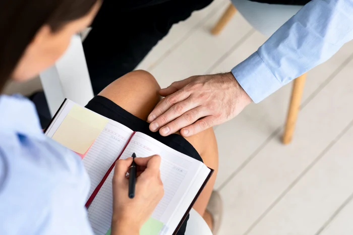 Breaking----------Profesor-de-englez-reinut-dup-acuzaii-grave-dou-eleve-de-13-ani-ar-fi-fost-atinse-n-clas-i-ntr-o-excursie-colar