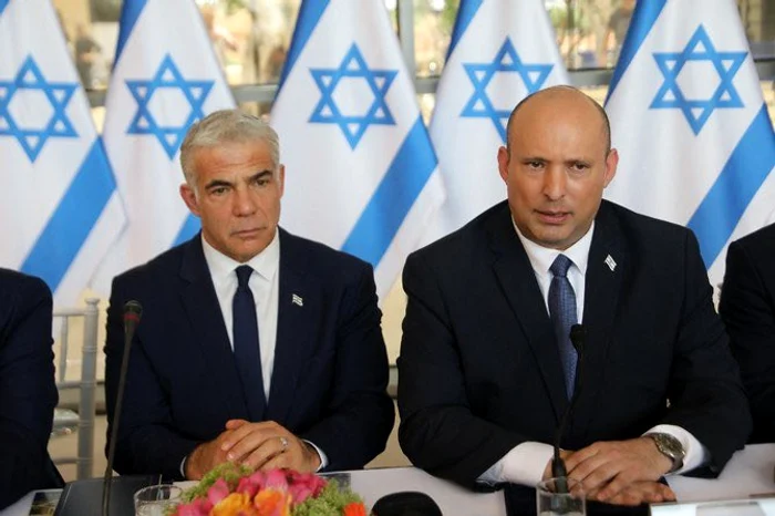 ---------Doi-foti-premieri-israelieni-se-unesc-pentru-a-l-bate-pe-Netanyahu-n-alegerile-parlamentare-din-luna-octombrie