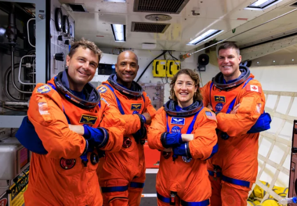 Foto----------Primele-fotografii-cu-Pmntul-vzut-de-astronauii-din-misiunea-Artemis-II-Detaliul-pe-care-l-rateaz-toat-lumea