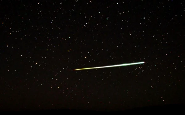 ---------Lyride-2026-Noaptea-n-care-putem-admira-ploaia-de-stele