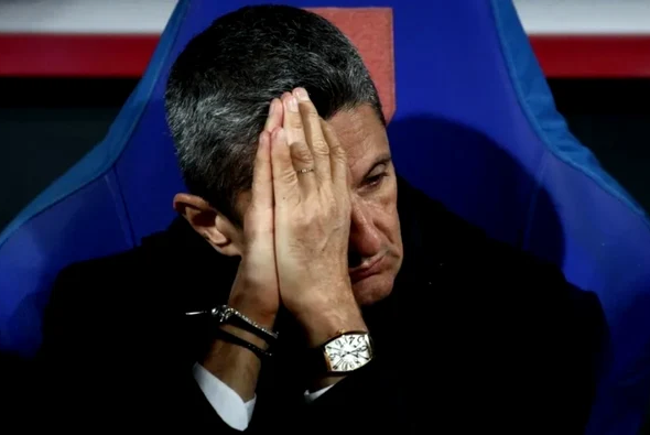 ---------Necazurile-se-in-lan-de-Rzvan-Lucescu-Antrenorul-mpietrit-dup-eecul-din-finala-Cupei-Greciei-O-perioad-ntunecat-i-o-noapte-ruinoas