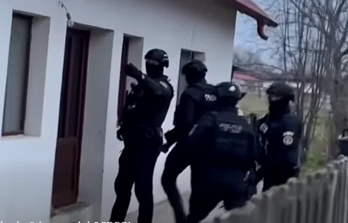 ---------Percheziii-n-Botoani-Angajat-a-unei-primrii-suspectat-c-aducea-ilegal-igri-din-Republica-Moldova