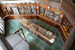 Reportaj----------Casa-Hotranu-Povestea-farmaciei-nonagenare-vizitat-zilnic-de-un-curcubeu-