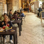 Video----------Destinaia-din-Italia-unde-pastele-sunt-fcute-pe-strad-sub-ochii-turitilor-Este-autentic-i-este-extraordinar