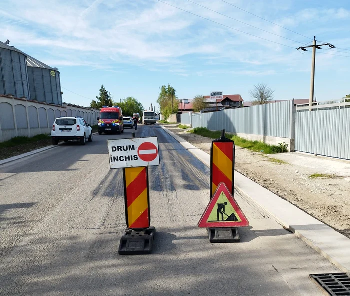---------Accident-de-munc-mortal-Un-tnr-de-19-ani-a-fost-strivit-de-o-main-care-asfalta-Strada-nchis-circulaiei-cu-o-or-nainte