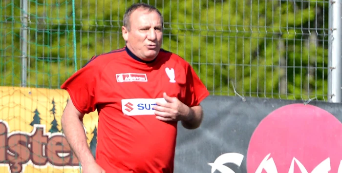 ---------Adrian-Bumbescu-luat-cu-salvarea-de-la-stadion-Fostul-ctigtor-al-Cupei-Campionilor-Europeni-suspect-de-AVC