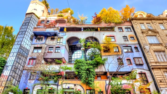 ---------Cea-mai-colorat-i-spectaculoas-cldire-din-Bucureti-bijuteria-arhitectural-din-Aviaiei-scoas-la-vnzare-Preul-ocheaz-investitorii