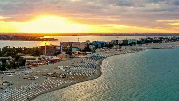 ---------Cele-mai-apreciate-plaje-din-Romnia-Unde-merg-turitii-pentru-petreceri-linite-sau-plaje-aproape-slbatice