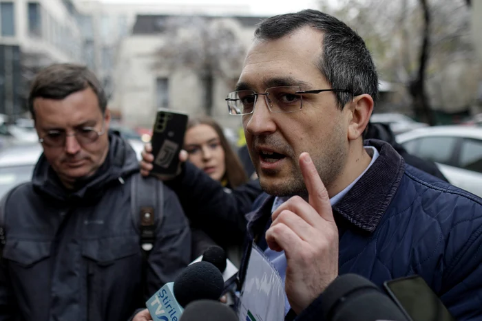 ---------Derapaj-al-consilierului-preedintelui-Nicuor-Dan-Ce-mesaj-obscen-a-postat-Vlad-Voiculescu-pe-Facebook-